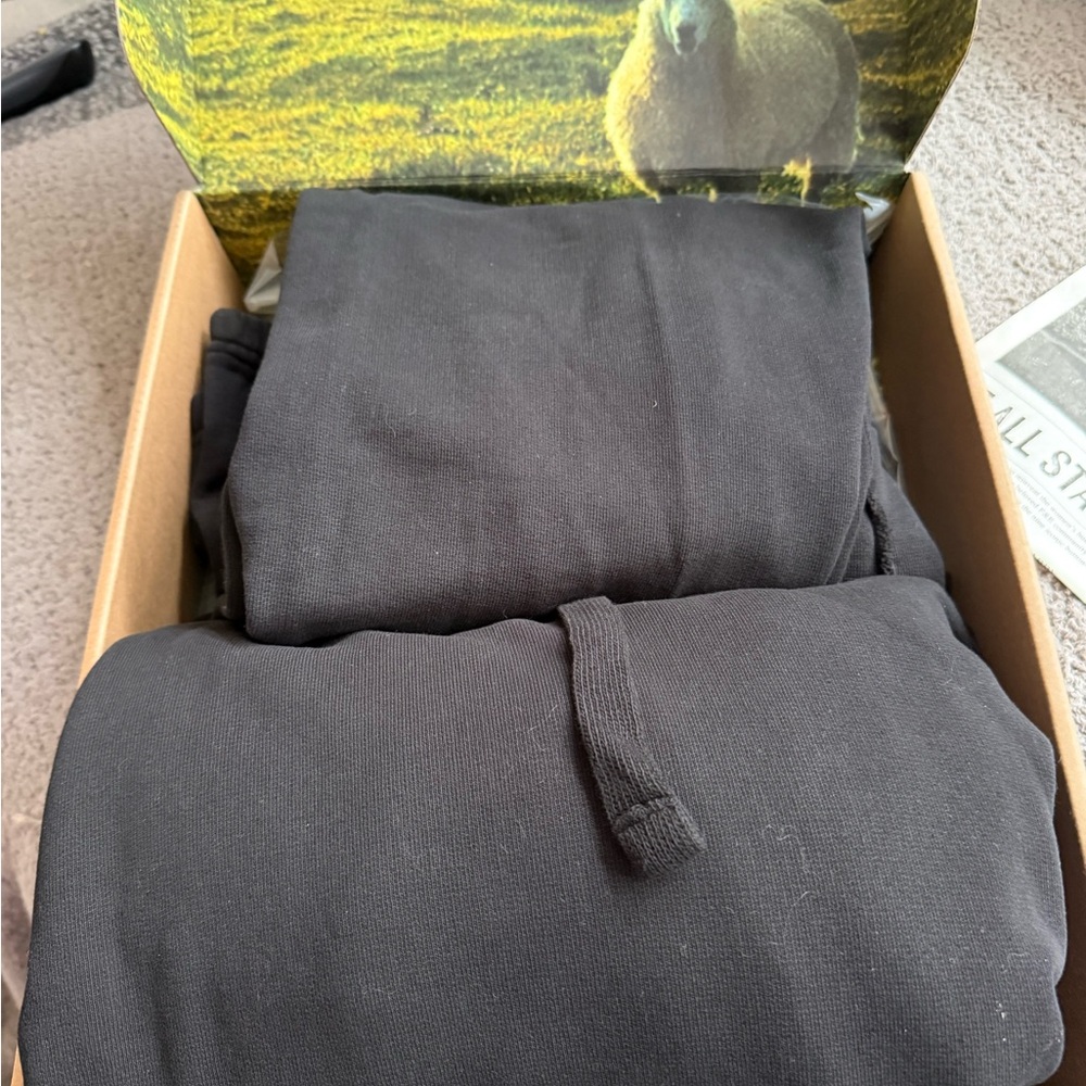 Frank & Eileen Venice Travel Set Size Large Black - Brand new still in box!!!!! - Picture 4 of 8